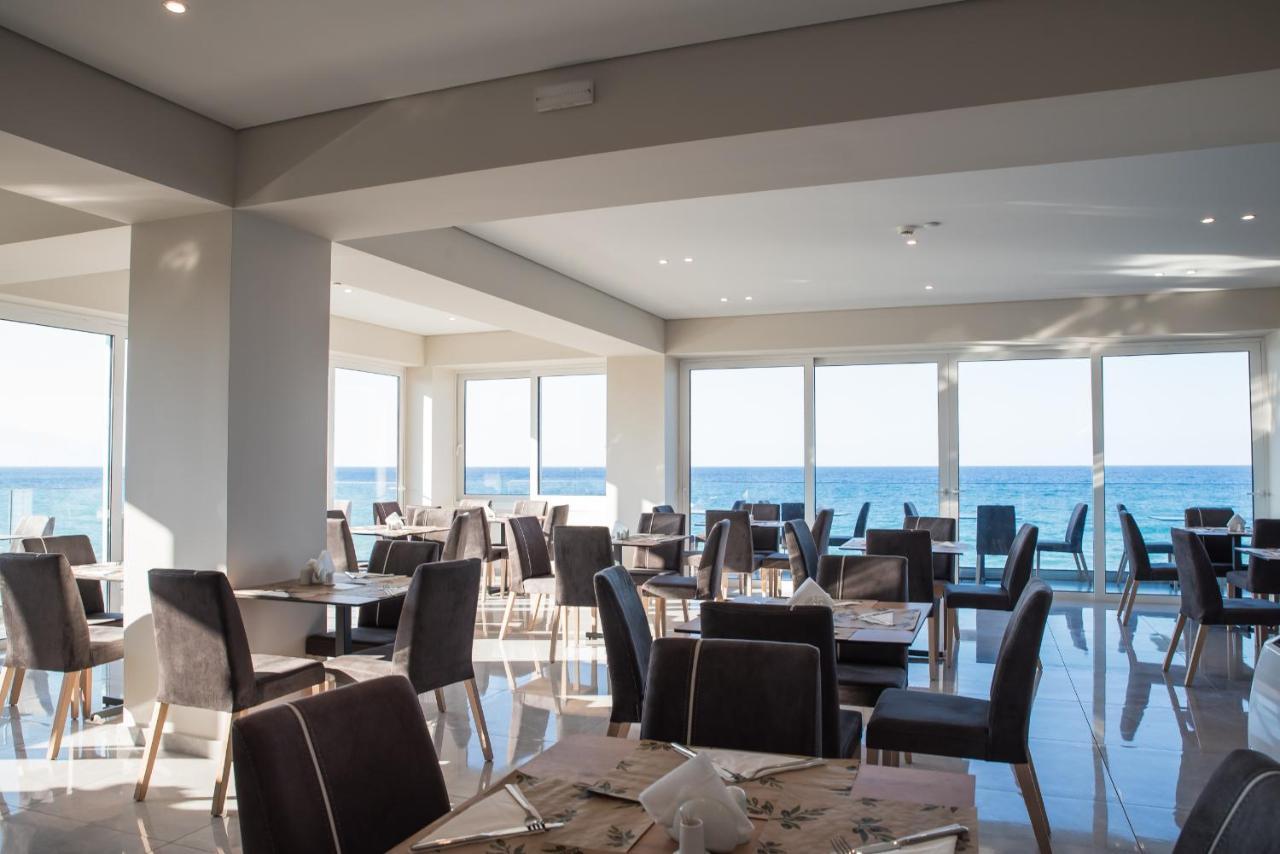 Golden Coast Resort Kypseli Eksteriør bilde
